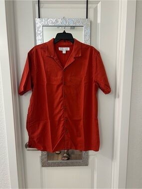 Old Navy Men’s Short-Sleeve Button-Down Shirt.